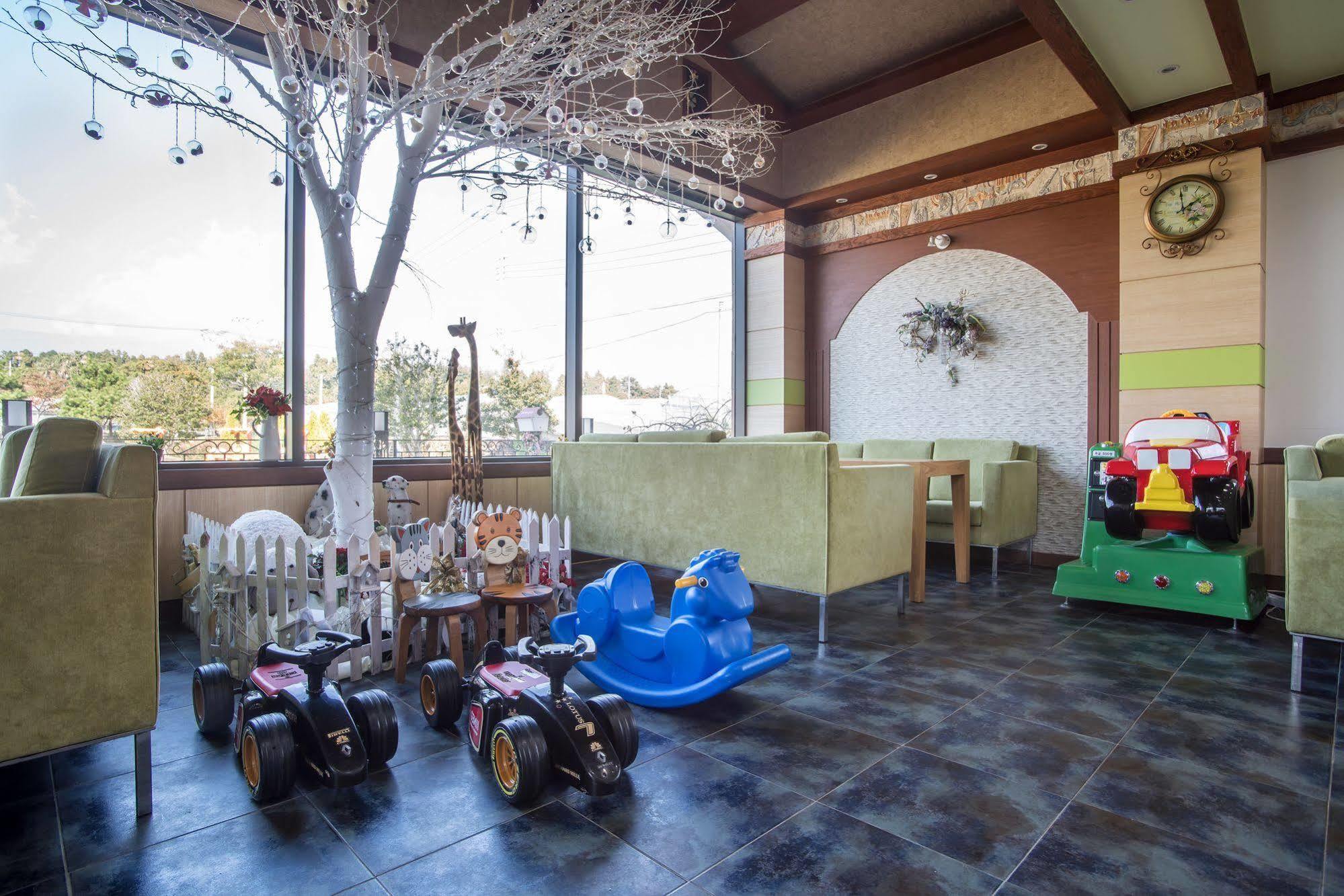 Famille Spa Resort Seogwipo Eksteriør billede