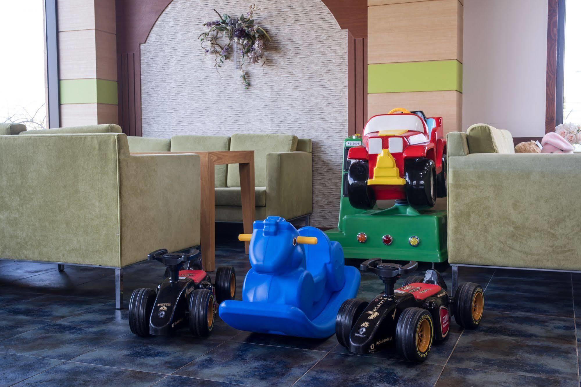 Famille Spa Resort Seogwipo Eksteriør billede